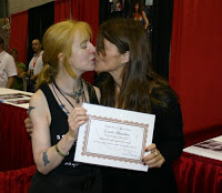 A kiss form Linda Hamilton after I present her with "award" for the inspiration she gives